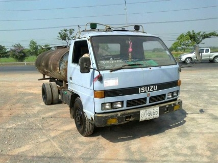 ขายแยกได้ ISUZU หกล้อ แท็งค์น้ำ NPR 58L เครื่อง 110 แรงม้า (4BE) เครื่องดี ขับดี หัวมีผุบ้าง ตัวรถขาย 300,000 แท็งค์น้ำ 30,000