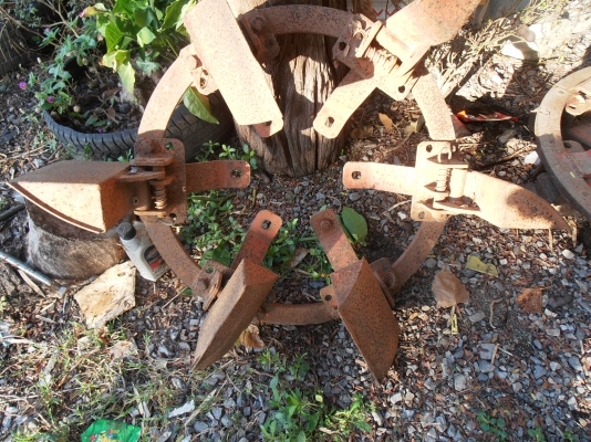 ขายล้อกันจมใส่รถไถนาแล้วแต่จะเอาไปใส่ครับพับเก็บใบได้ดี