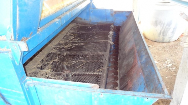 ขายตู้นวดข้าว ติดรถไถ (รถไถลาก) ขายตู้นวดข้าว ติดรถไถ (รถไถลาก)