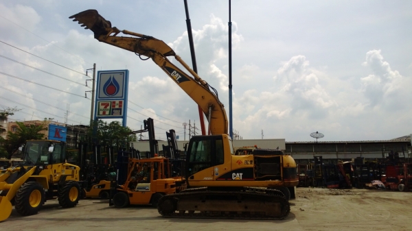CATTERPILLAR model 322C รถนอกนำเข้า