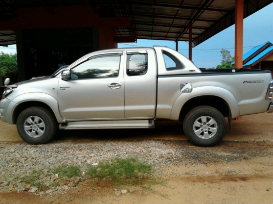 TOYOTA HILUX VIGO D4D EXTRACAB Prerunner  2.5 MT ปี 53 รถบ้านสภาพดีสีบางเดิมพร้อมใช้งาน วิ่งน้อย 52,200 กม. เครื่องดี ภายในเก๋งคอนโซลสวยจัดอุปกรณ์อำนวยความสะดวกครบพร้อม CD จอ พ.เพาเวอร์ ก.ไฟฟ้า กระบะปูพื้นยางลายเนอร์ ช่วงล่างแน่น ยางสภาพดี 80\% พร้อมใช้