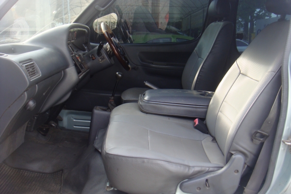 ขายด่วนรถตู้ commuter ปี 2004