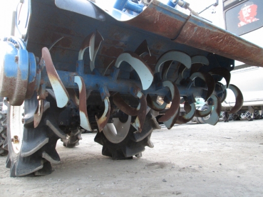 รหัส:13001114รถพรวนดินนั่งขับเครื่องยนค์ดีเซลK3C-18495ขนาด15PSอุปกรณ์ติดมาพร้อมwww.nihonmono.com