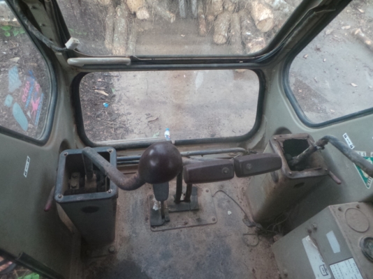 komatsu pc100L-2  รถมือคีบ เครื่องดี ปั้มไม่เยิ้ม พร้อมขายค่ะ