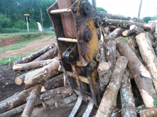 komatsu pc100L-2  รถมือคีบ เครื่องดี ปั้มไม่เยิ้ม พร้อมขายค่ะ