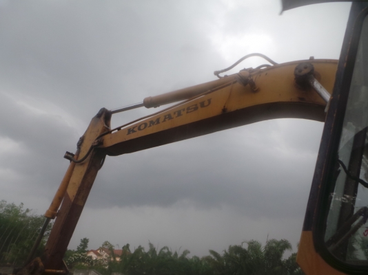 komatsu pc100L-2  รถมือคีบ เครื่องดี ปั้มไม่เยิ้ม พร้อมขายค่ะ