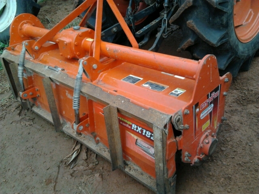 KUBOTA L4708 - 2 เพลา รุ่นใหม่โฉมล่าสุด รถสวยจัดเหมือนใหม่ ใช้งาน 711 ชม. อุปกรณ์ครบเพียบพร้อม มีโรตารี่ ใบมีดดันหน้า ผานพรวนดิน 6 พร้อมทำงานได้เลย เครื่องดีเดิม ช่วงล่างยาง 4 เส้นหน้าหลังสภาพดี 80\% เอกสารเล่มทะเบียนครบ ราคาต่อรองเงินดาวน์ได้ครับ KUBOTA L4708 - 2 เพลา รุ่นใหม่โฉมล่าสุด รถสวยจัดเหมือนใหม่ ใช้งาน 711 ชม. อุปกรณ์ครบเพียบพร้อม มีโรตารี่ ใบมีดดันหน้า ผานพรวนดิน 6 พร้อมทำงานได้เลย เครื่องดีเดิม ช่วงล่างยาง 4 เส้นหน้าหลังสภาพดี 80\% เอกสารเล่มทะเบียนครบ ราคาต่อรองเงินดาวน์ได้ครับ