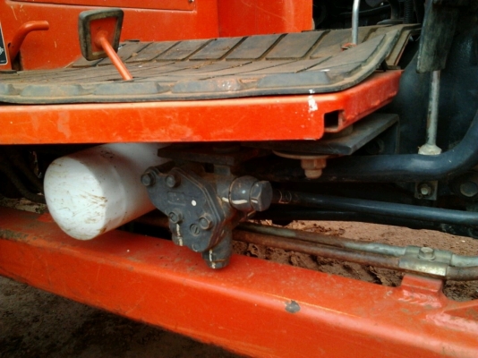 KUBOTA L4708 - 2 เพลา รุ่นใหม่โฉมล่าสุด รถสวยจัดเหมือนใหม่ ใช้งาน 711 ชม. อุปกรณ์ครบเพียบพร้อม มีโรตารี่ ใบมีดดันหน้า ผานพรวนดิน 6 พร้อมทำงานได้เลย เครื่องดีเดิม ช่วงล่างยาง 4 เส้นหน้าหลังสภาพดี 80\% เอกสารเล่มทะเบียนครบ ราคาต่อรองเงินดาวน์ได้ครับ KUBOTA L4708 - 2 เพลา รุ่นใหม่โฉมล่าสุด รถสวยจัดเหมือนใหม่ ใช้งาน 711 ชม. อุปกรณ์ครบเพียบพร้อม มีโรตารี่ ใบมีดดันหน้า ผานพรวนดิน 6 พร้อมทำงานได้เลย เครื่องดีเดิม ช่วงล่างยาง 4 เส้นหน้าหลังสภาพดี 80\% เอกสารเล่มทะเบียนครบ ราคาต่อรองเงินดาวน์ได้ครับ