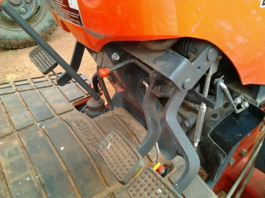 KUBOTA L4708 - 2 เพลา รุ่นใหม่โฉมล่าสุด รถสวยจัดเหมือนใหม่ ใช้งาน 711 ชม. อุปกรณ์ครบเพียบพร้อม มีโรตารี่ ใบมีดดันหน้า ผานพรวนดิน 6 พร้อมทำงานได้เลย เครื่องดีเดิม ช่วงล่างยาง 4 เส้นหน้าหลังสภาพดี 80\% เอกสารเล่มทะเบียนครบ ราคาต่อรองเงินดาวน์ได้ครับ KUBOTA L4708 - 2 เพลา รุ่นใหม่โฉมล่าสุด รถสวยจัดเหมือนใหม่ ใช้งาน 711 ชม. อุปกรณ์ครบเพียบพร้อม มีโรตารี่ ใบมีดดันหน้า ผานพรวนดิน 6 พร้อมทำงานได้เลย เครื่องดีเดิม ช่วงล่างยาง 4 เส้นหน้าหลังสภาพดี 80\% เอกสารเล่มทะเบียนครบ ราคาต่อรองเงินดาวน์ได้ครับ