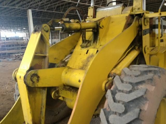 ขายรถตักล้อยางKOMATSU510พร้อมใช้สนใจโทร081-9701072