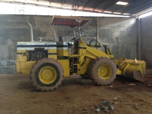 ขายรถตักล้อยางKOMATSU510พร้อมใช้สนใจโทร081-9701072