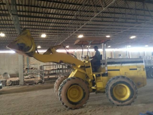 ขายรถตักล้อยางKOMATSU510พร้อมใช้สนใจโทร081-9701072 ขายรถตักล้อยางKOMATSU510พร้อมใช้สนใจโทร081-9701072