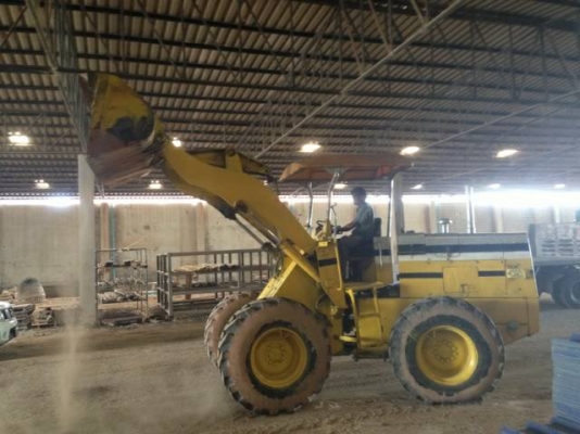 ขายรถตักล้อยางKOMATSU510พร้อมใช้สนใจโทร081-9701072