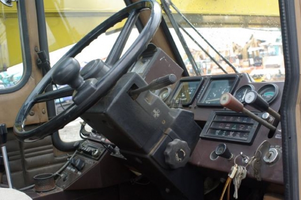 TR350M-1-505199 รถเครน TADANO ตอนนี้รถจอดที่(CSนวนคร)ครับ