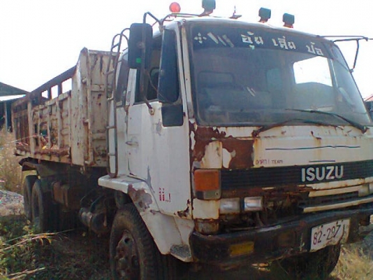 ISUZU   210   ขายรวม   2  คัน