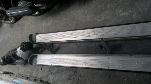 ขายบันไดข้างอลูมีเนียมเหมาะใส่กับรถกระบะทั่วไปราคาไม่แรง