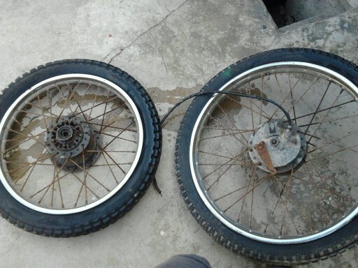 ขายอะไหล่ C 900เดิมแท้ ของเยอะเกือบทั้งคัน หาอยู่ลองชม วงล้อวิบาก DT  บั้มเบลค 3 ตัว แผงคอ 1 ชุด คาร์บู LIFAN 125 ใหม่ยังไม่ได้ใช้ ราคา ถูก