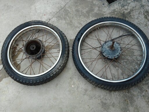 ขายอะไหล่ C 900เดิมแท้ ของเยอะเกือบทั้งคัน หาอยู่ลองชม วงล้อวิบาก DT  บั้มเบลค 3 ตัว แผงคอ 1 ชุด คาร์บู LIFAN 125 ใหม่ยังไม่ได้ใช้ ราคา ถูก