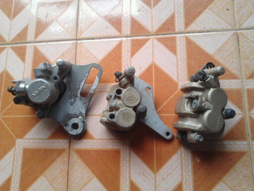 ขายอะไหล่ C 900เดิมแท้ ของเยอะเกือบทั้งคัน หาอยู่ลองชม วงล้อวิบาก DT  บั้มเบลค 3 ตัว แผงคอ 1 ชุด คาร์บู LIFAN 125 ใหม่ยังไม่ได้ใช้ ราคา ถูก