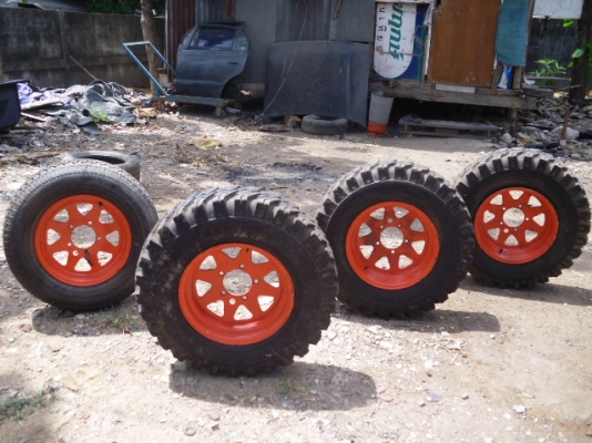 ออฟโรด ขายถูกทั้ง4วงยางพร้อมแม๊กซ์ใส่คาริเบียน วิทราร่า 5รูขอบ15ดอกยางหนา คม ลึก