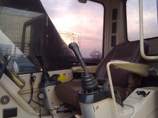 ขายด่วน!..รถแบคโฮ CAT 320 แรงขุดดี ทำงานได้ไว ได้งานมาก ประหยัดน้ำมัน รถสวย พร้อมใช้งานได้ดี มีทะเบียนครบ.