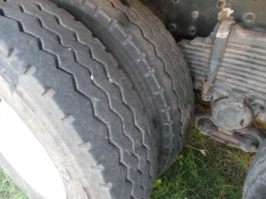 ขายด่วนรถสิบ2ล้อดรั้มGIGAเครือง360แรงม้า