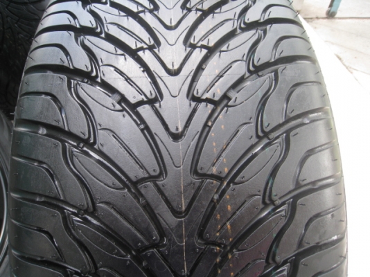 ขายล้อแม็ก CE28N 20" x 9" et 20 6 รู 139.7 +ยางใหม่ปลายปี12 (081-3747940)