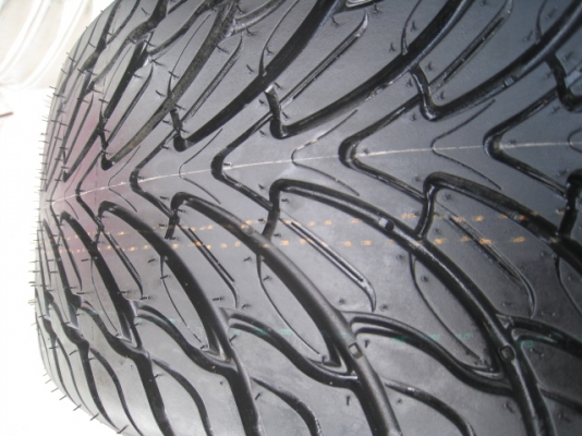 ขายล้อแม็ก CE28N 20" x 9" et 20 6 รู 139.7 +ยางใหม่ปลายปี12 (081-3747940)