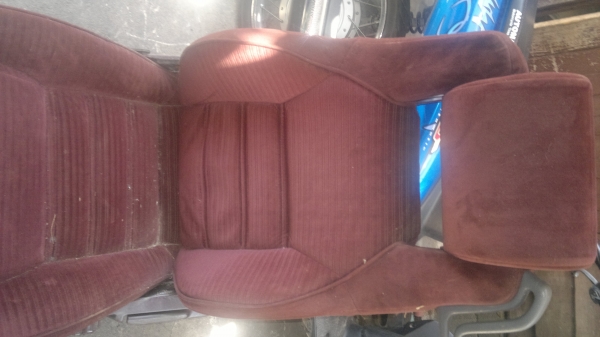 ขายเบาะรถยต์กำมะหยี่1คู่