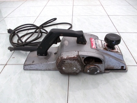 กบไสไม้Makita 1804N ของแท้ สภาพดีมาก ราคาถูก ด่วนเลยครับ