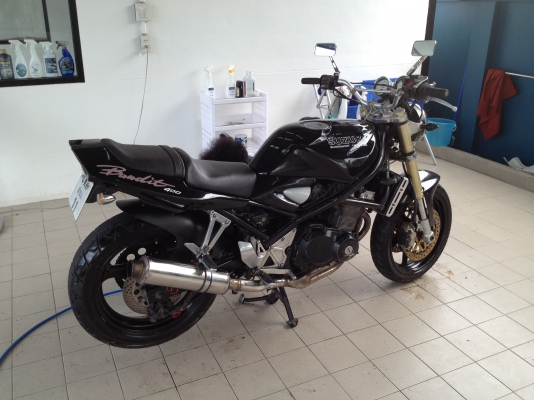 ขายซูซูกิ บันดิท400 รถมีทะเบียนแท้ โอนได้ ชื่อผมเอง พร้อมใช้งาน 60,000 บาท