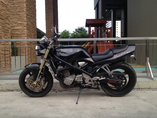 ขายซูซูกิ บันดิท400 รถมีทะเบียนแท้ โอนได้ ชื่อผมเอง พร้อมใช้งาน 60,000 บาท