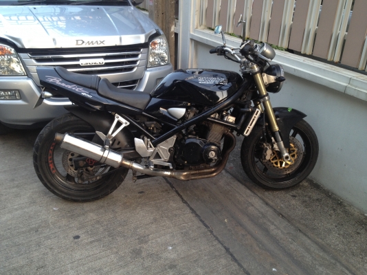 ขายซูซูกิ บันดิท400 รถมีทะเบียนแท้ โอนได้ ชื่อผมเอง พร้อมใช้งาน 60,000 บาท