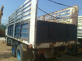 ขายรถ 10 ล้อรั้วถังเหล็ก NISSAN UD ใส่เครื่อง P11C 320 แรงม้า 2 เพลา มีระบบลากพ่วง ราคา 850000