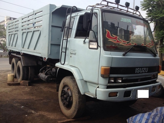 ขาย ISUZU ROCKY 240 HP / 210 HP