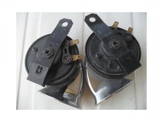 ขายแตรPIAA สภาพสวย1 คู่ครับ สีโครเมี่ยมหายากครับ