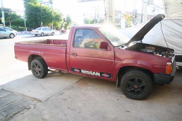 ขายรถกระบะ นิสสัน BIG M ปี 92