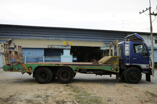 เทรเลอร์บรรทุกรถเกี่ยว HINO 10 ล้อ 2 เพลา เทรเลอร์บรรทุกรถเกี่ยว HINO 10 ล้อ 2 เพลา