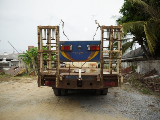 เทรเลอร์บรรทุกรถเกี่ยว HINO 10 ล้อ 2 เพลา เทรเลอร์บรรทุกรถเกี่ยว HINO 10 ล้อ 2 เพลา