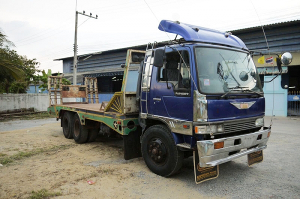 เทรเลอร์บรรทุกรถเกี่ยว HINO 10 ล้อ 2 เพลา