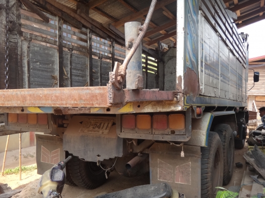 ขายด่วนรถบรรทุกสิบล้อสองเพลาดั้มพ์ ISUZU  DEGA  195  ปี  40  พร้อมใช้งาน