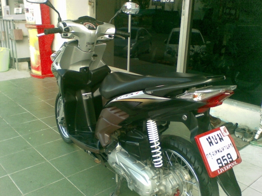 Click – i ปี 2555 สวยๆประหยัดน้ำมัน จัดไปราคาถูก Click – i ปี 2555 สวยๆประหยัดน้ำมัน จัดไปราคาถูก