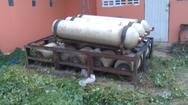 ต้องการขายถังก๊าซ 1 ชุด จำนวน 8 ใบ + กล่อง ECU +ชุดสายไฟ พร้อมเอกสาร