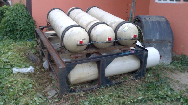 ต้องการขายถังก๊าซ 1 ชุด จำนวน 8 ใบ + กล่อง ECU +ชุดสายไฟ พร้อมเอกสาร