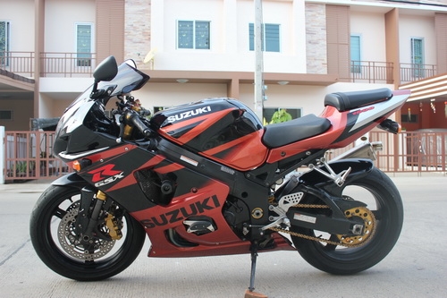 ขายด่วน SUZUKI GSXR1000 K4 วิ่งน้อย  มีท่อแต่ง กันล้ม เครื่องดี