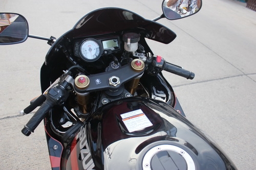 ขายด่วน SUZUKI GSXR1000 K4 วิ่งน้อย  มีท่อแต่ง กันล้ม เครื่องดี