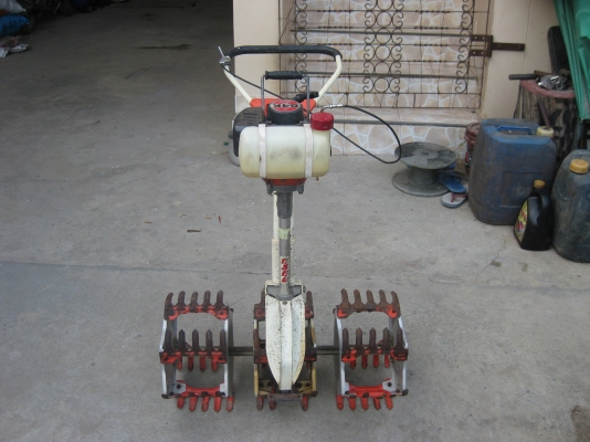 เครื่องพรวนหญ้าในร่องข้าว