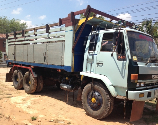 ISUZU ROCKY FXZ 210 HP 6SA1 สิบล้อดั๊มพ์ 2 เพลา กระบะดั๊มพ์มิเนียม 12 ตันทรงดีสภาพสวย เครื่องแห้งแรงดีไม่เยิ้ม ภายในเก๋งคอนโซลสวยครบ ช่วงล่างคัชซีใหญ่สวยไม่มีแตกไม่มีบวม ยางสภาพดีมากทั้ง 10 เส้นประมาณ 70\% พร้อมใช้งาน เอกสารทะเบียนภาษีเต็มครบไม่มีขาดพร้อมโ ISUZU ROCKY FXZ 210 HP 6SA1 สิบล้อดั๊มพ์ 2 เพลา กระบะดั๊มพ์มิเนียม 12 ตันทรงดีสภาพสวย เครื่องแห้งแรงดีไม่เยิ้ม ภายในเก๋งคอนโซลสวยครบ ช่วงล่างคัชซีใหญ่สวยไม่มีแตกไม่มีบวม ยางสภาพดีมากทั้ง 10 เส้นประมาณ 70\% พร้อมใช้งาน เอกสารทะเบียนภาษีเต็มครบไม่มีขาดพร้อมโ