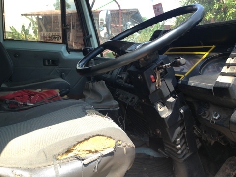 ISUZU ROCKY FXZ 210 HP 6SA1 สิบล้อดั๊มพ์ 2 เพลา กระบะดั๊มพ์มิเนียม 12 ตันทรงดีสภาพสวย เครื่องแห้งแรงดีไม่เยิ้ม ภายในเก๋งคอนโซลสวยครบ ช่วงล่างคัชซีใหญ่สวยไม่มีแตกไม่มีบวม ยางสภาพดีมากทั้ง 10 เส้นประมาณ 70\% พร้อมใช้งาน เอกสารทะเบียนภาษีเต็มครบไม่มีขาดพร้อมโ ISUZU ROCKY FXZ 210 HP 6SA1 สิบล้อดั๊มพ์ 2 เพลา กระบะดั๊มพ์มิเนียม 12 ตันทรงดีสภาพสวย เครื่องแห้งแรงดีไม่เยิ้ม ภายในเก๋งคอนโซลสวยครบ ช่วงล่างคัชซีใหญ่สวยไม่มีแตกไม่มีบวม ยางสภาพดีมากทั้ง 10 เส้นประมาณ 70\% พร้อมใช้งาน เอกสารทะเบียนภาษีเต็มครบไม่มีขาดพร้อมโ