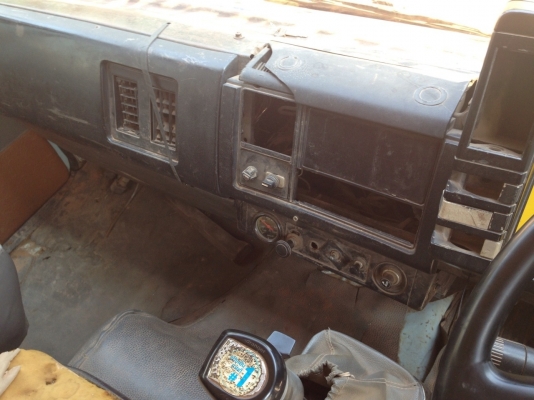 ISUZU ROCKY FXZ 210 HP 6SA1 สิบล้อดั๊มพ์ 2 เพลา กระบะดั๊มพ์มิเนียม 12 ตันทรงดีสภาพสวย เครื่องแห้งแรงดีไม่เยิ้ม ภายในเก๋งคอนโซลสวยครบ ช่วงล่างคัชซีใหญ่สวยไม่มีแตกไม่มีบวม ยางสภาพดีมากทั้ง 10 เส้นประมาณ 70\% พร้อมใช้งาน เอกสารทะเบียนภาษีเต็มครบไม่มีขาดพร้อมโ ISUZU ROCKY FXZ 210 HP 6SA1 สิบล้อดั๊มพ์ 2 เพลา กระบะดั๊มพ์มิเนียม 12 ตันทรงดีสภาพสวย เครื่องแห้งแรงดีไม่เยิ้ม ภายในเก๋งคอนโซลสวยครบ ช่วงล่างคัชซีใหญ่สวยไม่มีแตกไม่มีบวม ยางสภาพดีมากทั้ง 10 เส้นประมาณ 70\% พร้อมใช้งาน เอกสารทะเบียนภาษีเต็มครบไม่มีขาดพร้อมโ